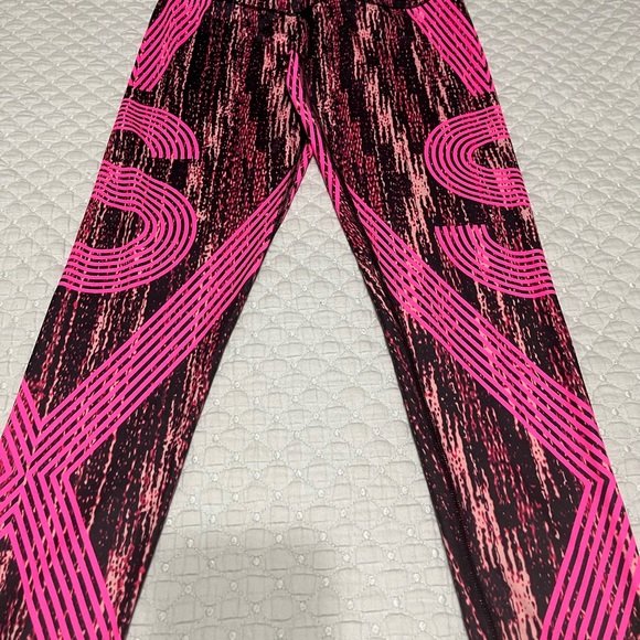 Victoria’s Secret leggings - Picture 3 of 4